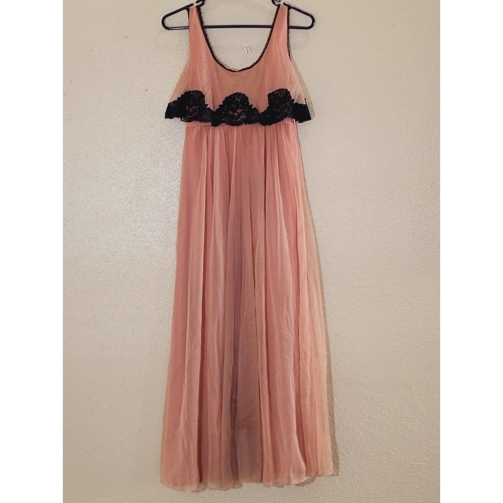 Vintage Gotham Lingerie. Size 32/S. Condition Is Very Good.